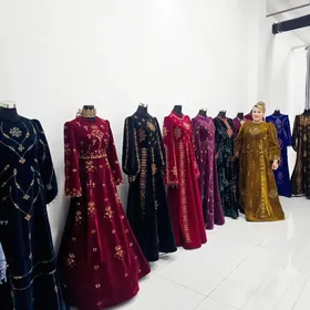 salonyn içine seretmage gyz is