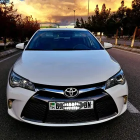Toyota Camry 2017
