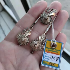 Gyzyl kamplekt