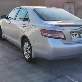 Toyota Camry 2011