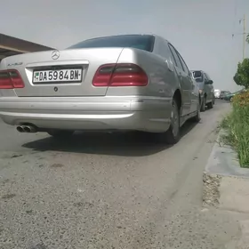 Mercedes-Benz E320 2000