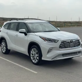 Toyota Highlander 2022