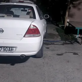 Nissan Sunny 2008