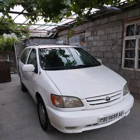 Toyota Sienna 2000