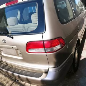 Toyota Sienna 2002