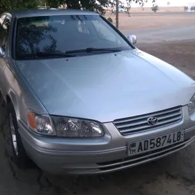 Toyota Camry 2000