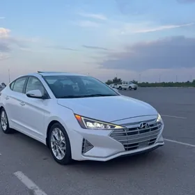 Hyundai Elantra 2020