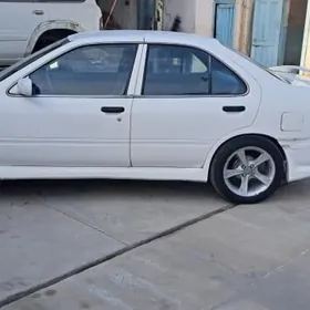 Nissan Sunny 2000