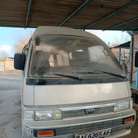 Nissan Urvan 1995