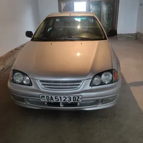 Toyota Avensis 1999