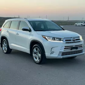 Toyota Highlander 2019