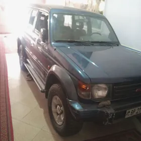 Mitsubishi Pajero 1995
