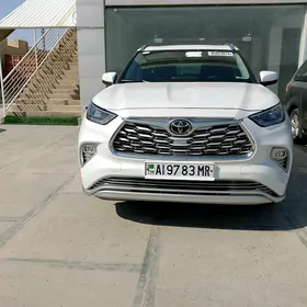 Toyota Highlander 2020
