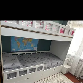 двухъярусная кровать