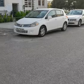 Nissan Versa 2011