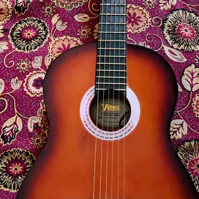 Gitara Valencia