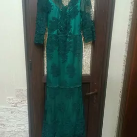 Платья