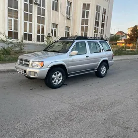 Nissan Pathfinder 2000
