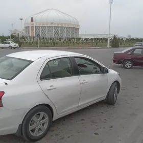 Toyota Yaris 2010