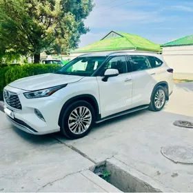 Toyota Highlander 2020