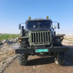 Ural 4320 1990