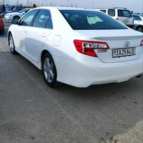 Toyota Camry 2012