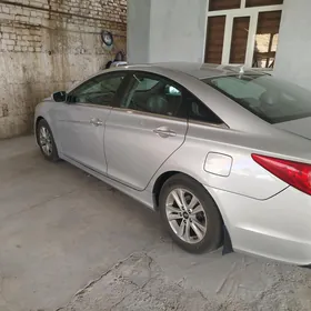 Hyundai Sonata 2011