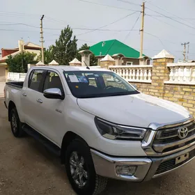 Toyota Hilux 2024