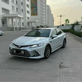 Toyota Camry 2021