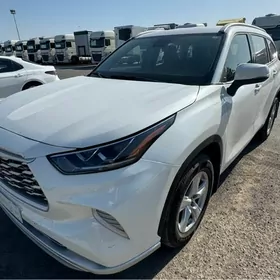 Toyota Highlander 2021