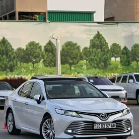 Toyota Camry 2018