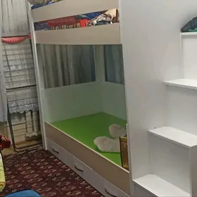 Кровать двухъярусная