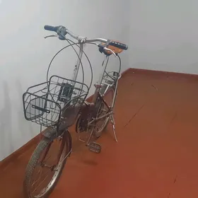 Tigir kama skarasnoý ýaponskiý