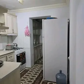 11 mkrn gyz bezhozyayn komnat