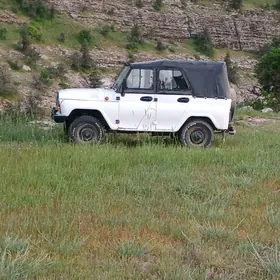 UAZ 469 2004