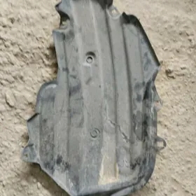 Podkrylňik Prado Yz