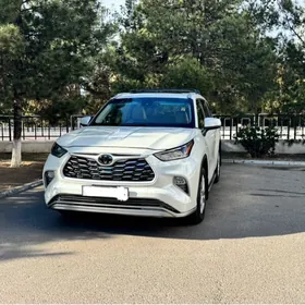 Toyota Highlander 2020