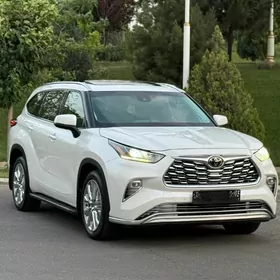 Toyota Highlander 2021