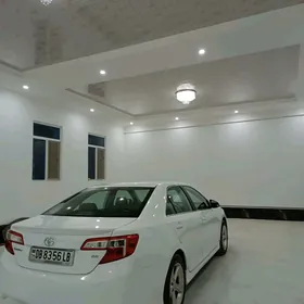 Toyota Camry 2014