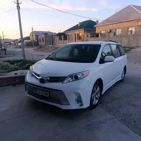 Toyota Sienna 2020