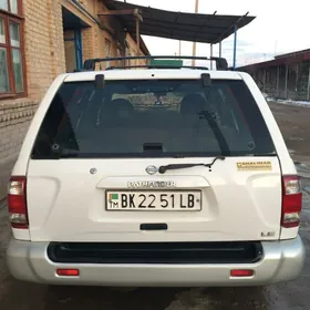 Nissan Pathfinder 1999