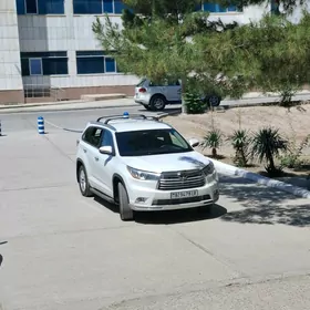 Toyota Highlander 2016