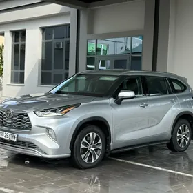Toyota Highlander 2020