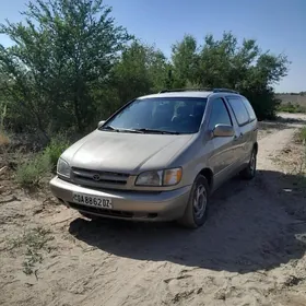 Toyota Sienna 2000