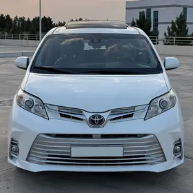 Toyota Sienna 2020