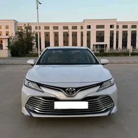Toyota Camry 2020