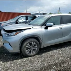 Toyota Highlander 2020