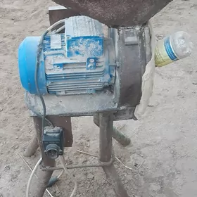 Drobilka mekge, dane ùweýän