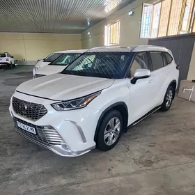Toyota Highlander 2022