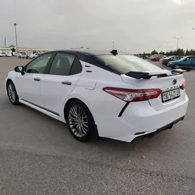 Toyota Camry 2018
